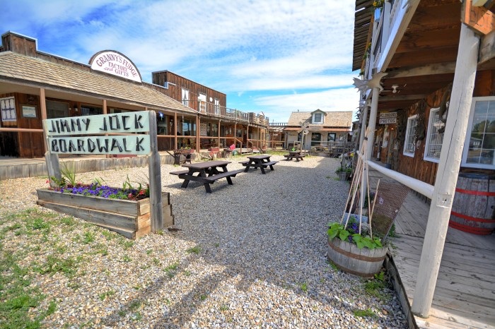 What a neat little boardwalk, Big Valley, Alberta